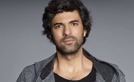 Siyah Beyaz Dizisinin Oyuncu Kadrosunda Kimler Var?