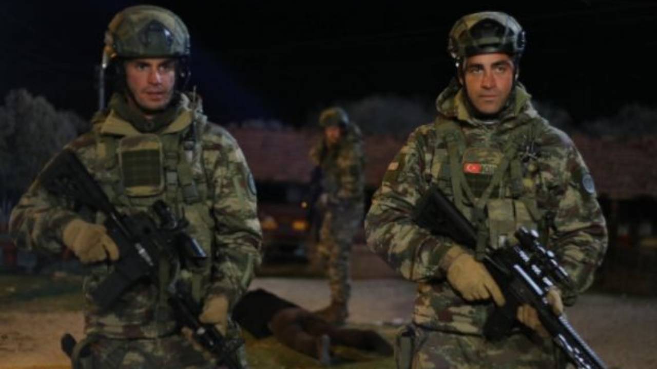 Savasci 26 Kasim Baharda Kuslar Gibi Sarkisi Ve Sozleri Dizihaberci