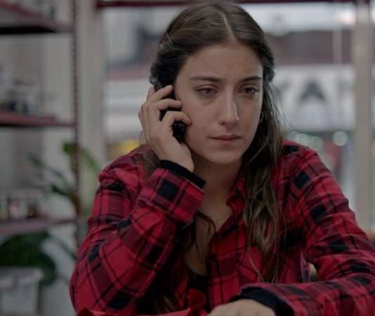 Bizim Hikaye Barış’ın Okuduğu Sen Yüzüne Sürgün Olduğum Kadın Şiiri