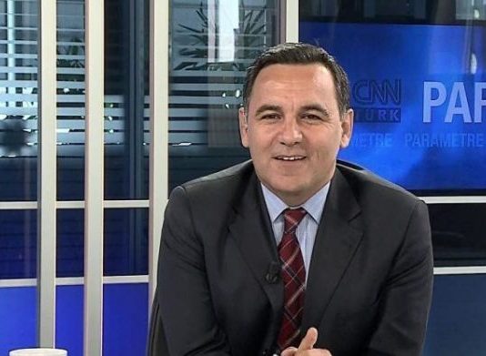 Fox TV Çalar Saat Hafta Sonu Deniz Zeyrek Kimdir?