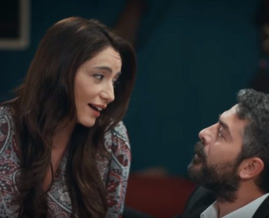 Gökte Yıldız Ay Misun Şarkı Sözleri – Sen Anlat Karadeniz Çalan Şarkı Kim Söylüyor?