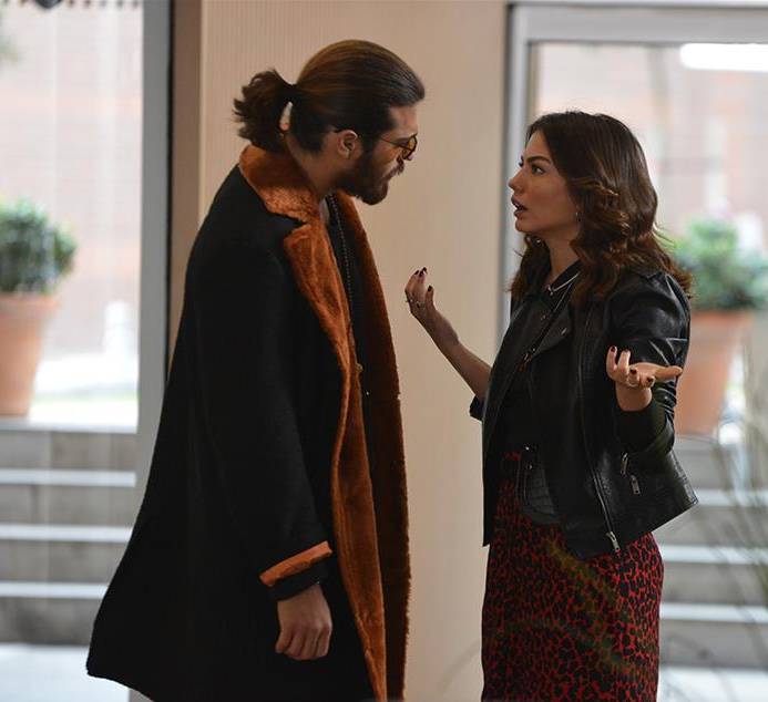 Erkenci Kuş 25. Bölüm Kıyafetleri