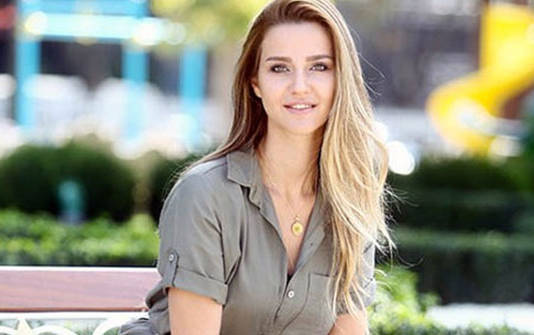 İREM HELVACIOĞLU SEN ANLAT KARADENİZ’DEN AYRILMIYOR!